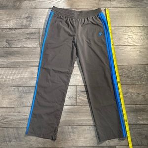 Nike Mens medium lightweight pants.